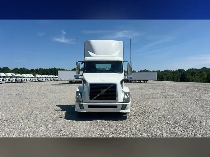 2015 Volvo VNL300