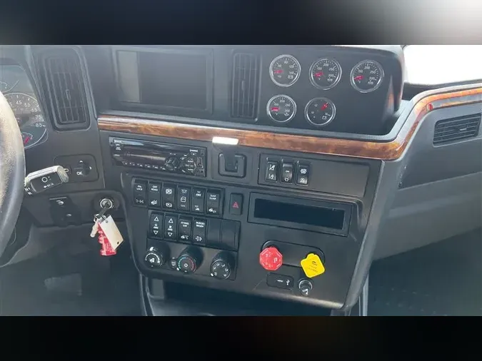 2021 INTERNATIONAL LT