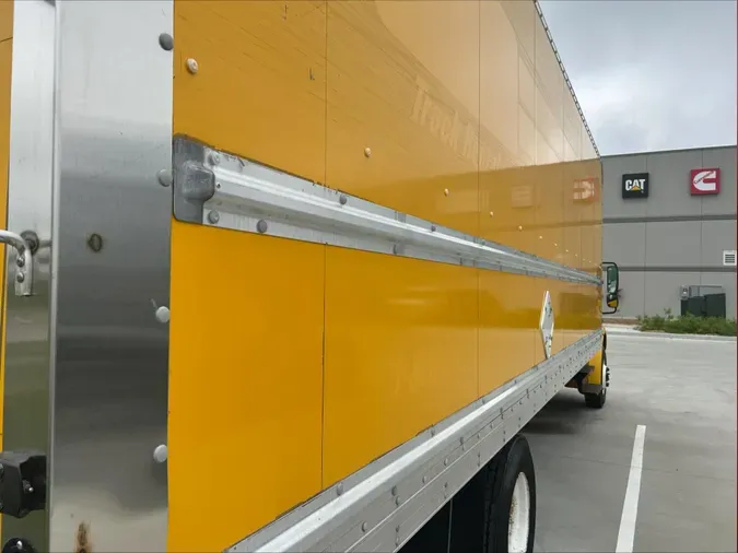 2019 Freightliner Business Class M2 106