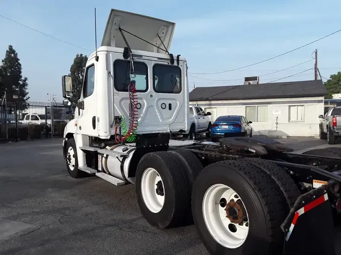 2018 FREIGHTLINER/MERCEDES CASCADIA 125