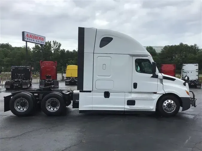 2021 FREIGHTLINER CA126