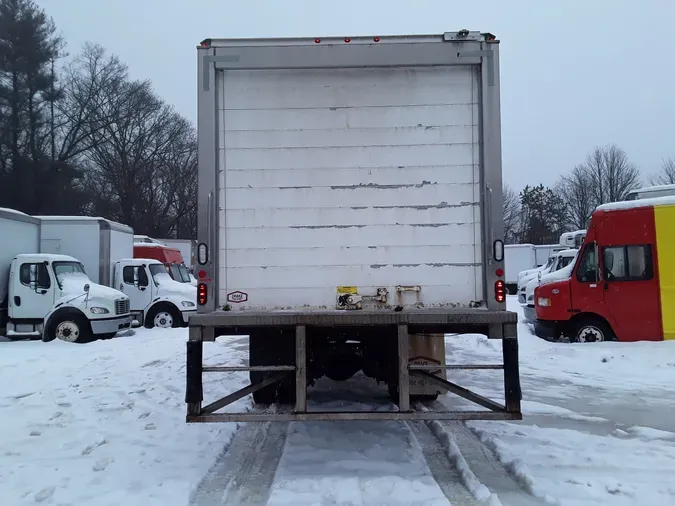 2018 FREIGHTLINER/MERCEDES M2 106