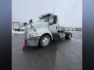 2019 NAVISTAR INTERNATIONAL RH613 DAYCAB S/A