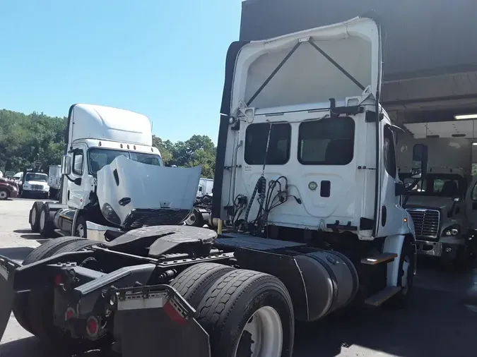 2017 FREIGHTLINER CASCADIA 113