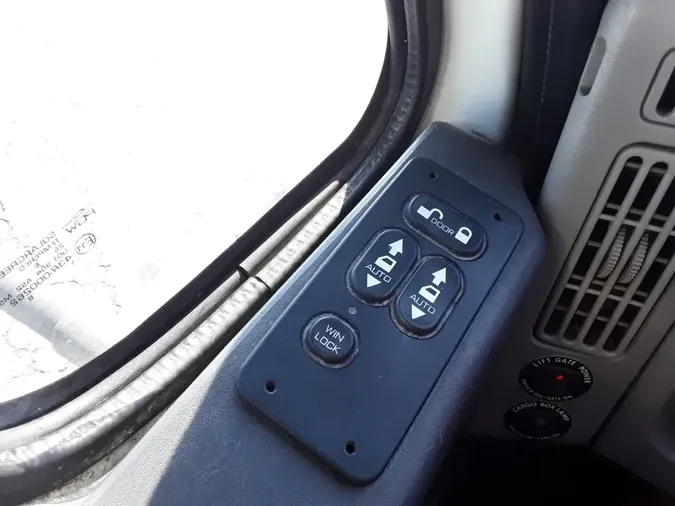 2017 NAVISTAR INTERNATIONAL 4300