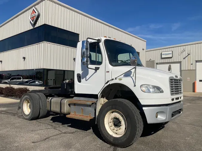 2016 Freightliner M2 106