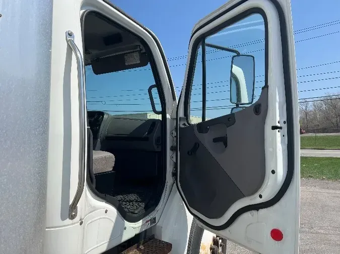 2012 Freightliner M2