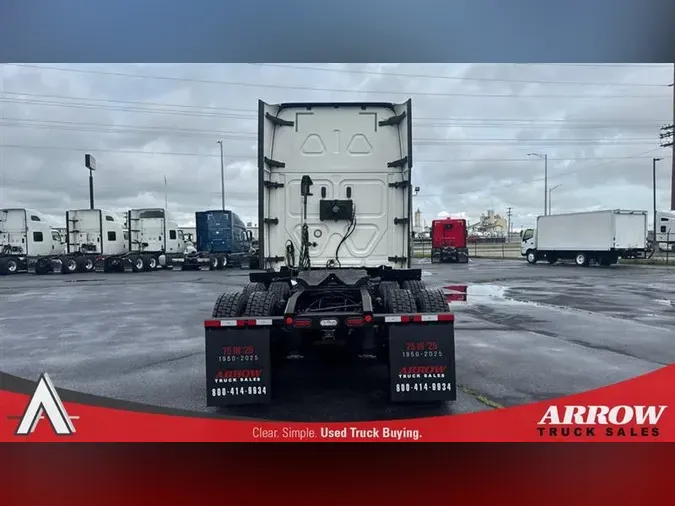 2021 FREIGHTLINER CA126