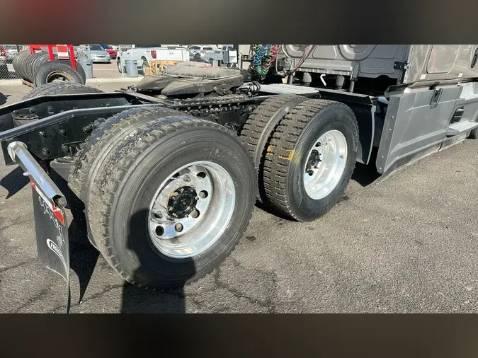 2024 Freightliner Cascadia 126