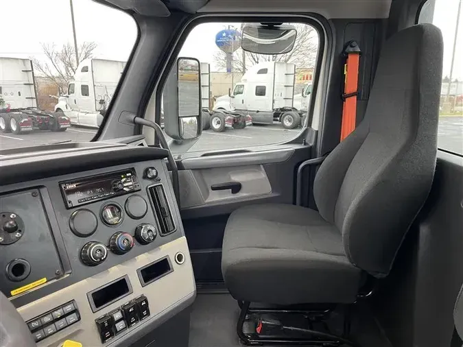 2020 FREIGHTLINER CA126