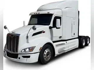 2023 Peterbilt 579
