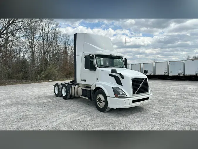 2015 Volvo VNL300d20ff4b1d1f4eff72ff140800a40ee24