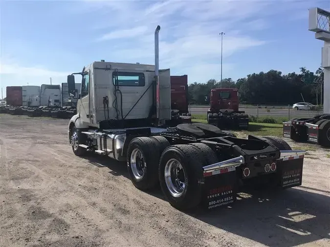 2019 VOLVO VNL300