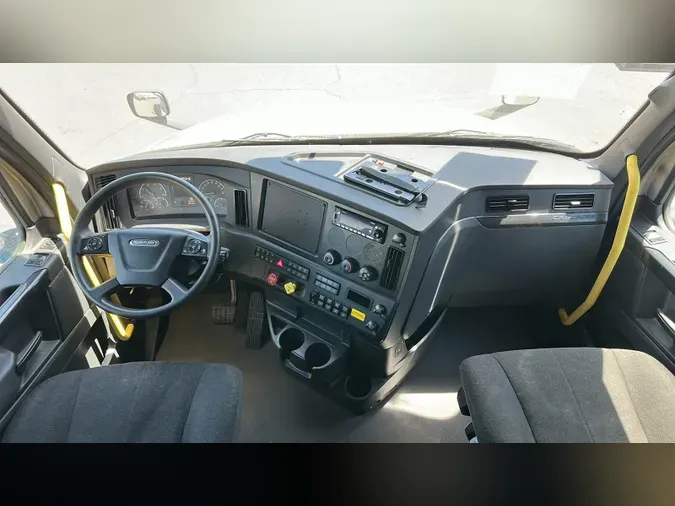 2024 Freightliner Cascadia 126