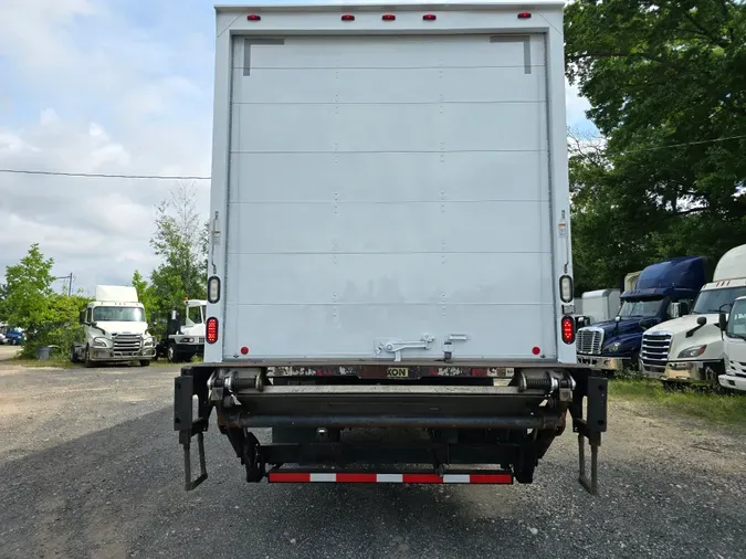 2016 FREIGHTLINER/MERCEDES M2 106