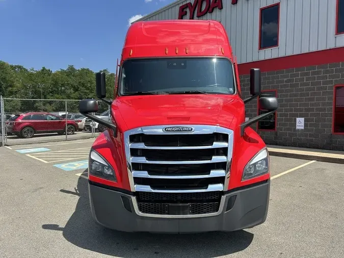2022 Freightliner Cascadia 126