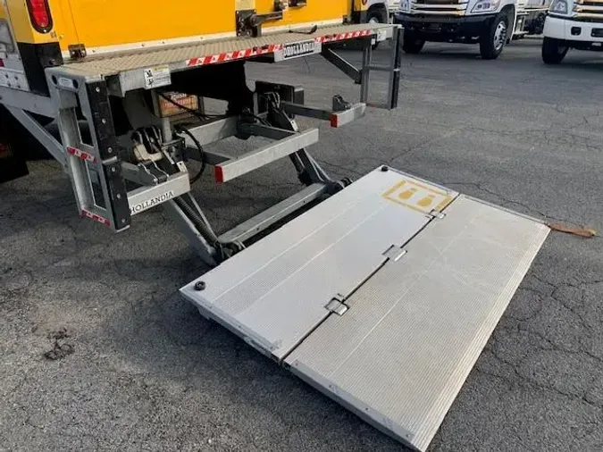 2018 International 4300-4X2