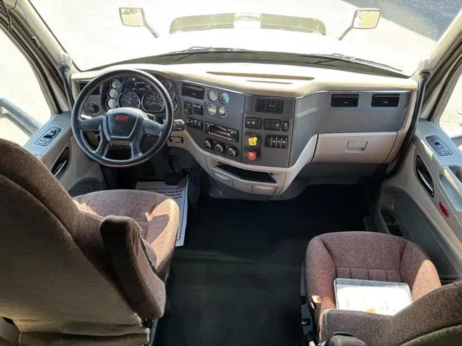 2022 Peterbilt 579