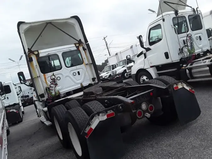 2019 FREIGHTLINER CASCADIA 125