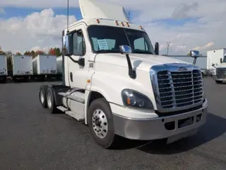 2017 Freightliner X12564ST