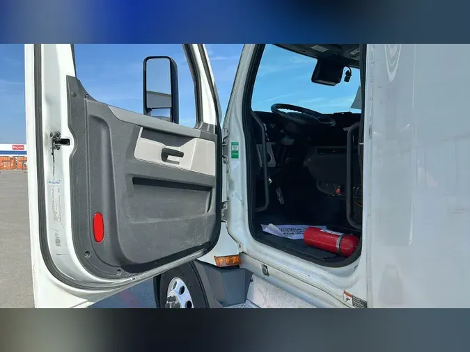 2022 Freightliner Cascadia 126