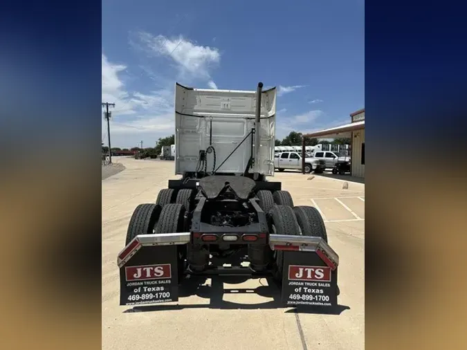 2021 VOLVO VNL64T740