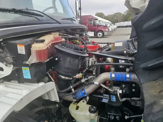 2018 FREIGHTLINER/MERCEDES M2 106