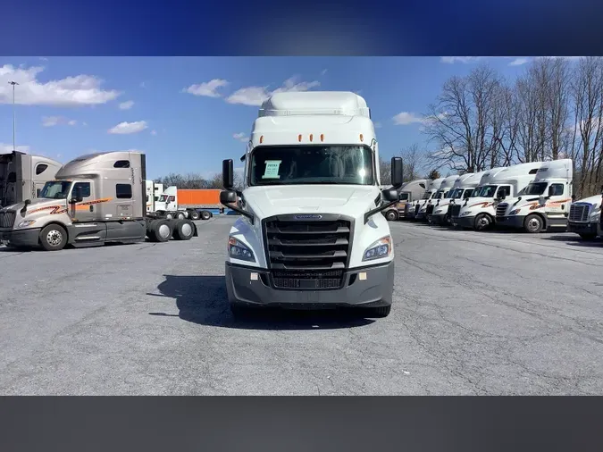 2021 Freightliner Cascadia 126