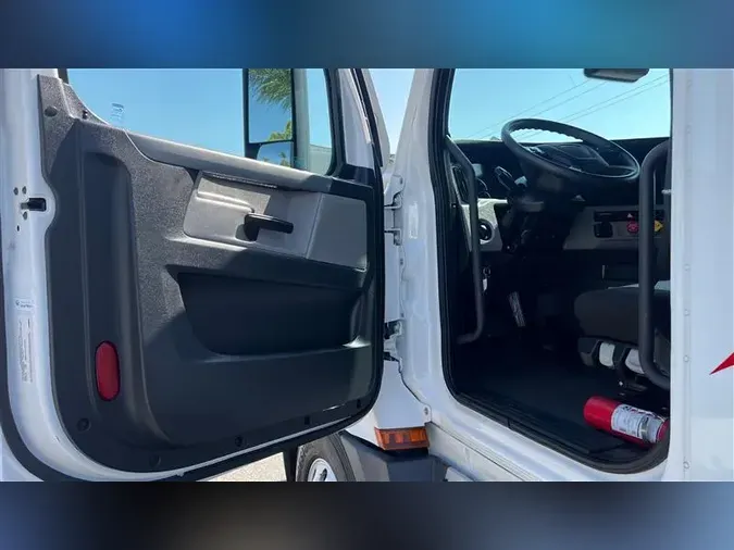 2021 FREIGHTLINER CA126