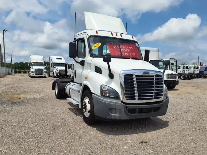 2020 FREIGHTLINER CASCADIA 113