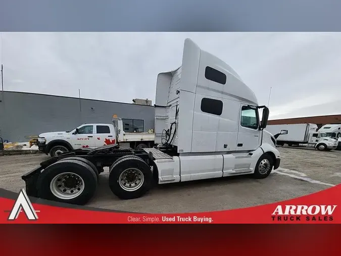 2021 VOLVO VNL760