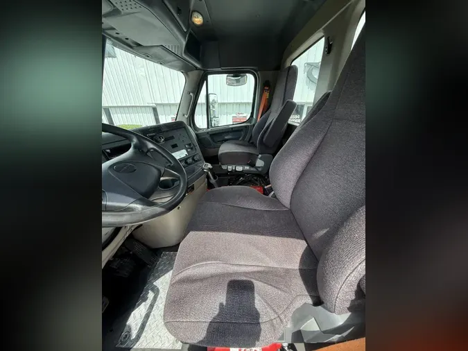 2018 FREIGHTLINER CASCADIA 125
