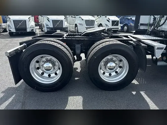 2020 FREIGHTLINER CA126