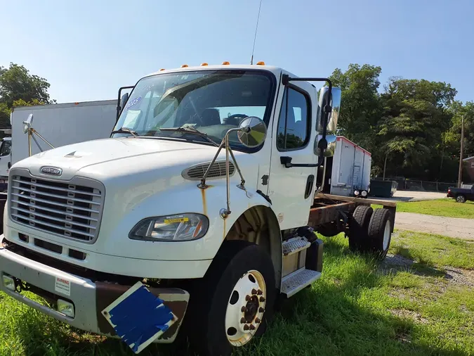 2015 FREIGHTLINER/MERCEDES M2 106