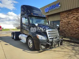 2022 FREIGHTLINER Cascadia 116