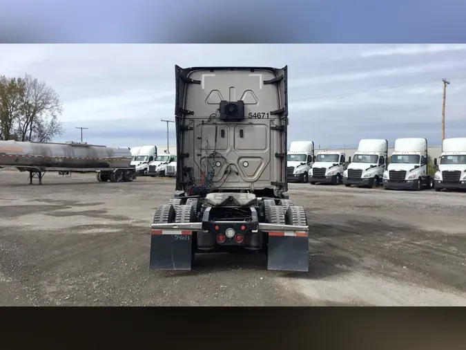 2023 Freightliner Cascadia 126d2384da68eba9896fb25a5246533850b