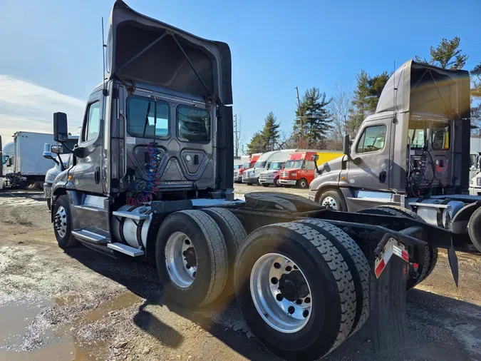 2018 FREIGHTLINER/MERCEDES CASCADIA 125