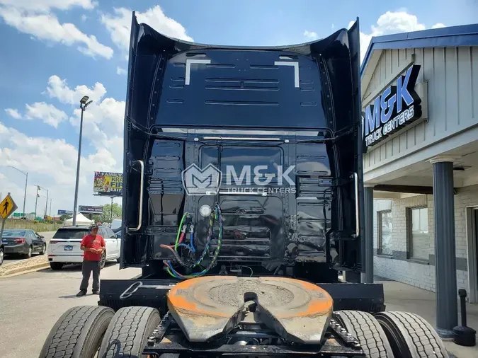 2024 VOLVO VNL64T860