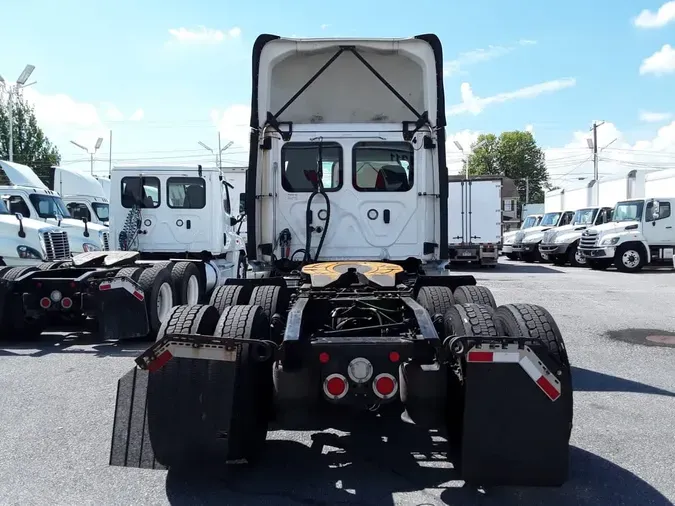 2019 FREIGHTLINER NEW CASCADIA 116