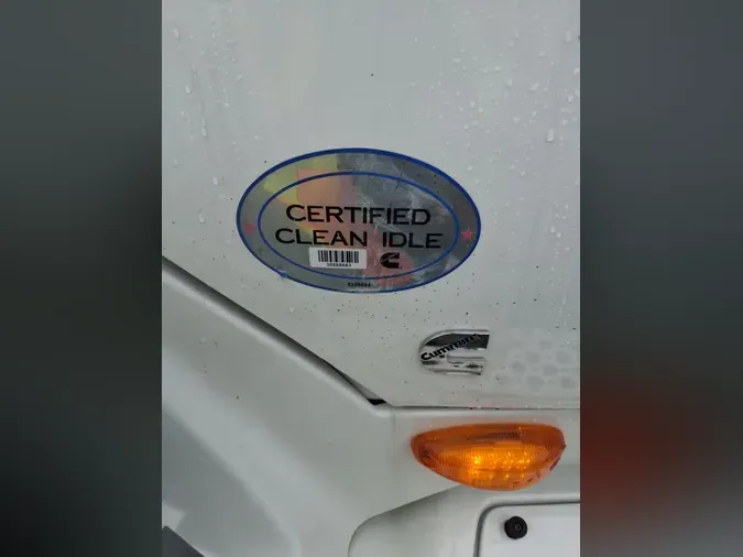 2019 NAVISTAR INTERNATIONAL LT625 SLPR CAB