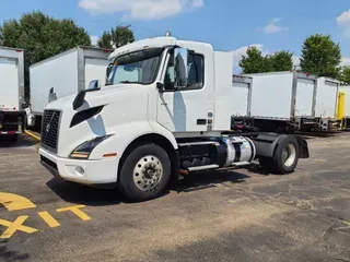 2020 VOLVO VNR42T 300
