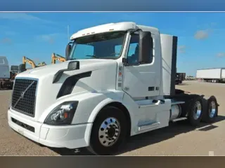 2018 VOLVO VNL62T300