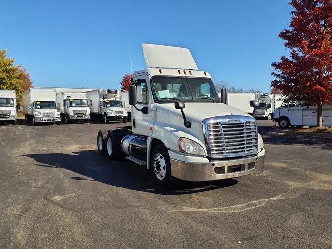 2016 FREIGHTLINER/MERCEDES CASCADIA 125