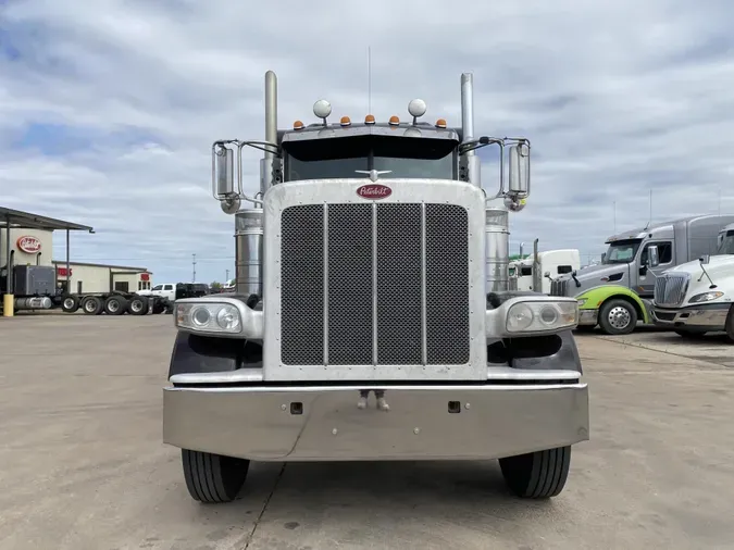 2019 Peterbilt 389
