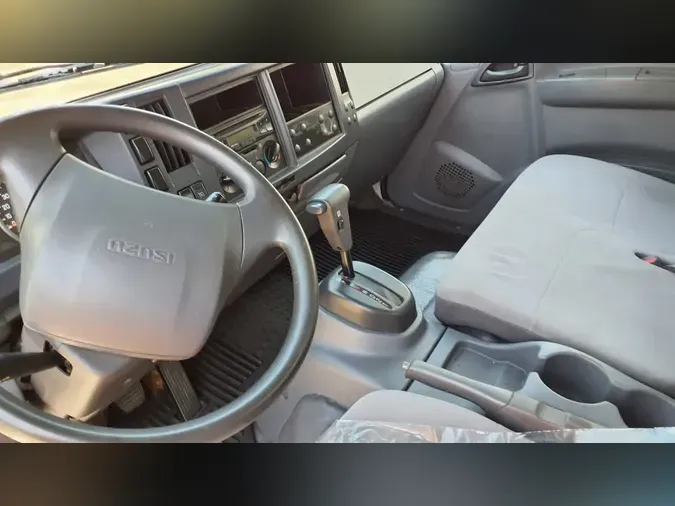 2018 ISUZU NPR HDd247ebe9c1f53e4e86f99abd09db7acb