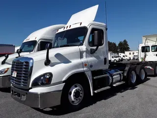 2018 FREIGHTLINER/MERCEDES CASCADIA 125