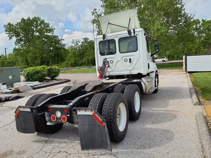 2019 FREIGHTLINER/MERCEDES NEW CASCADIA PX12664d251c4c90299ecbb8ef92a723f77ab33