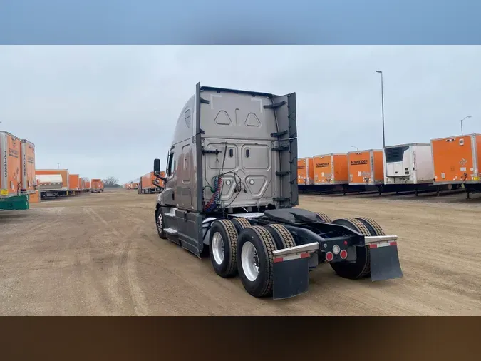2024 Freightliner Cascadia 126
