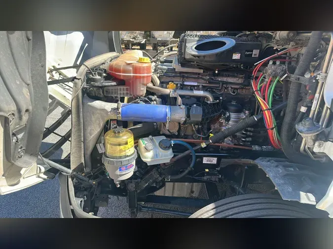 2020 Freightliner Cascadia 126