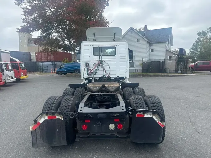 2019 VOLVO VNL